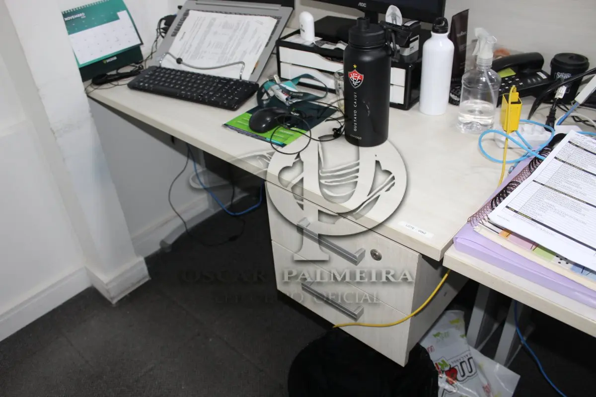 LOTE 0062 - MÓVEL DE ESCRITÓRIO