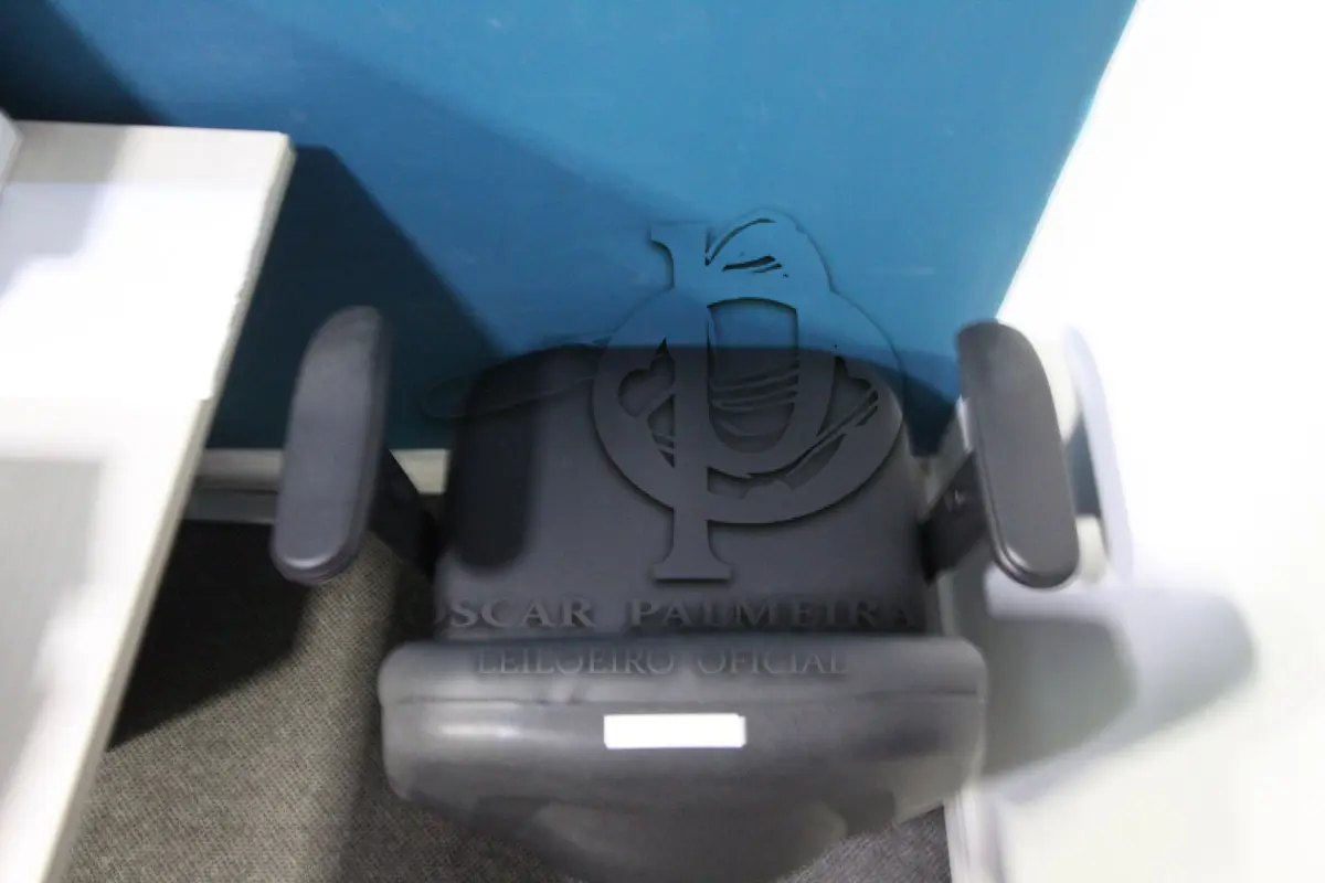 LOTE 0184 - MÓVEL DE ESCRITÓRIO