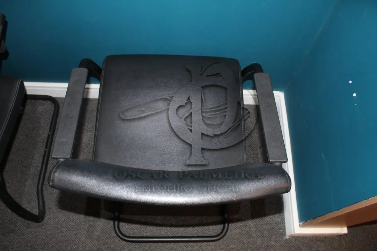 LOTE 0147 - MÓVEL DE ESCRITÓRIO