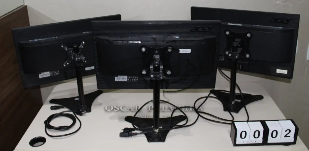 LOTE 002 - CONJUNTO MONITORES
