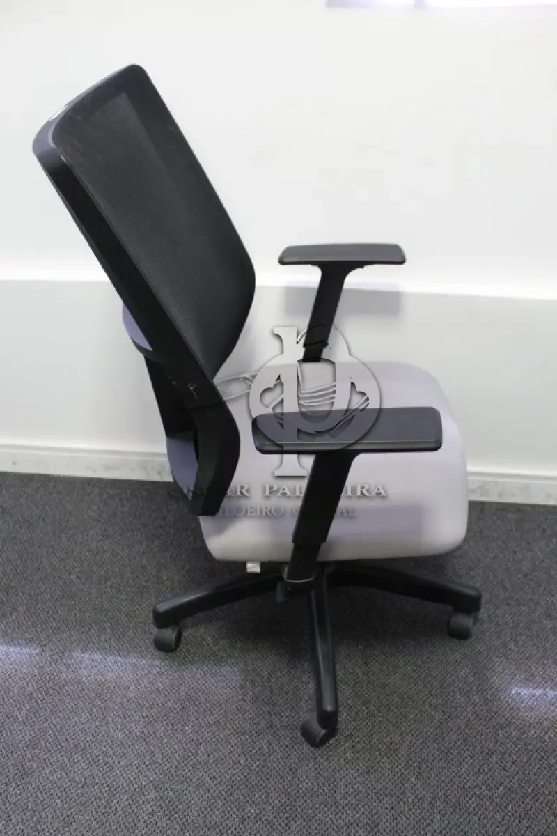 LOTE 0123 - MÓVEL DE ESCRITÓRIO