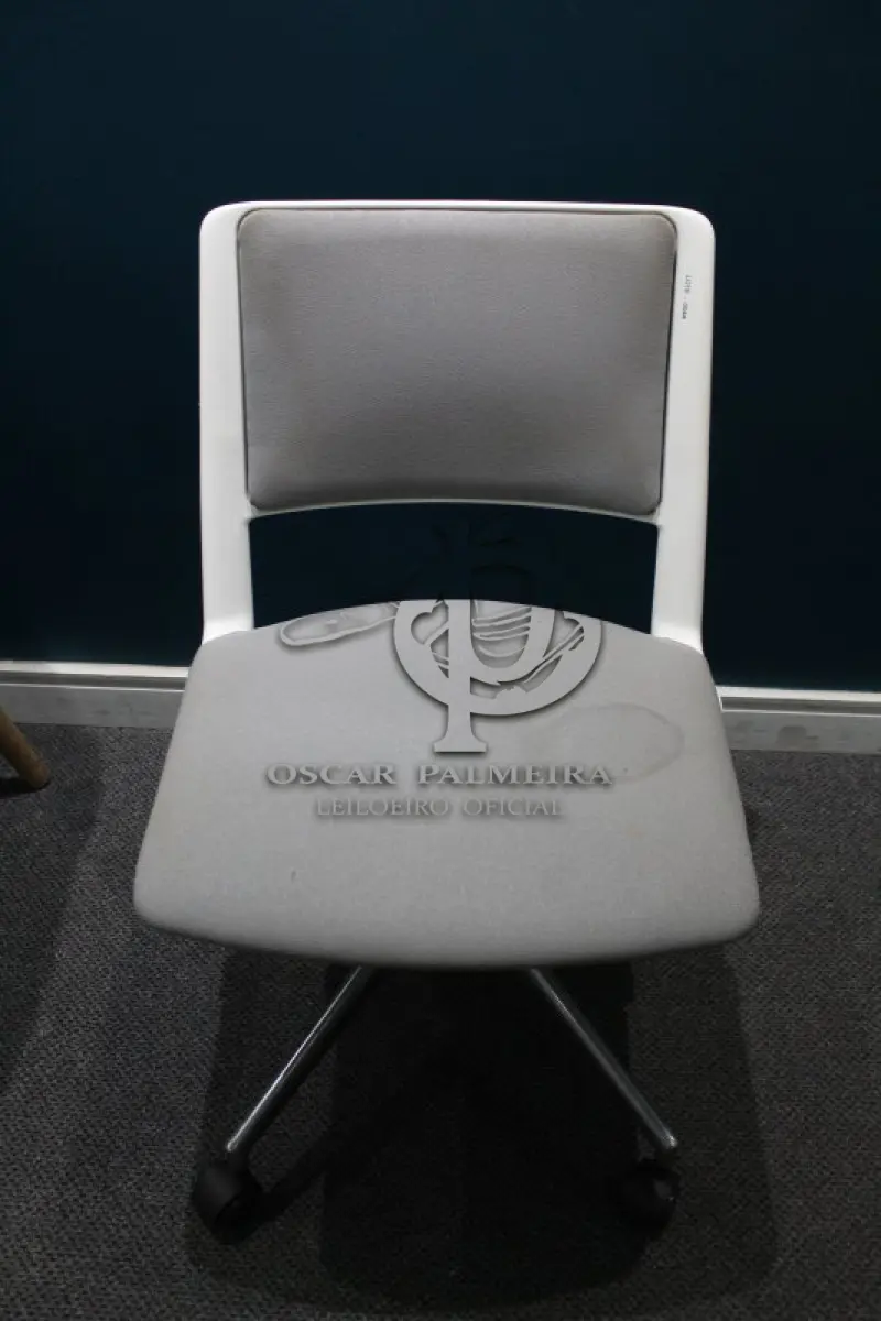 LOTE 0044 - MÓVEL DE ESCRITÓRIO