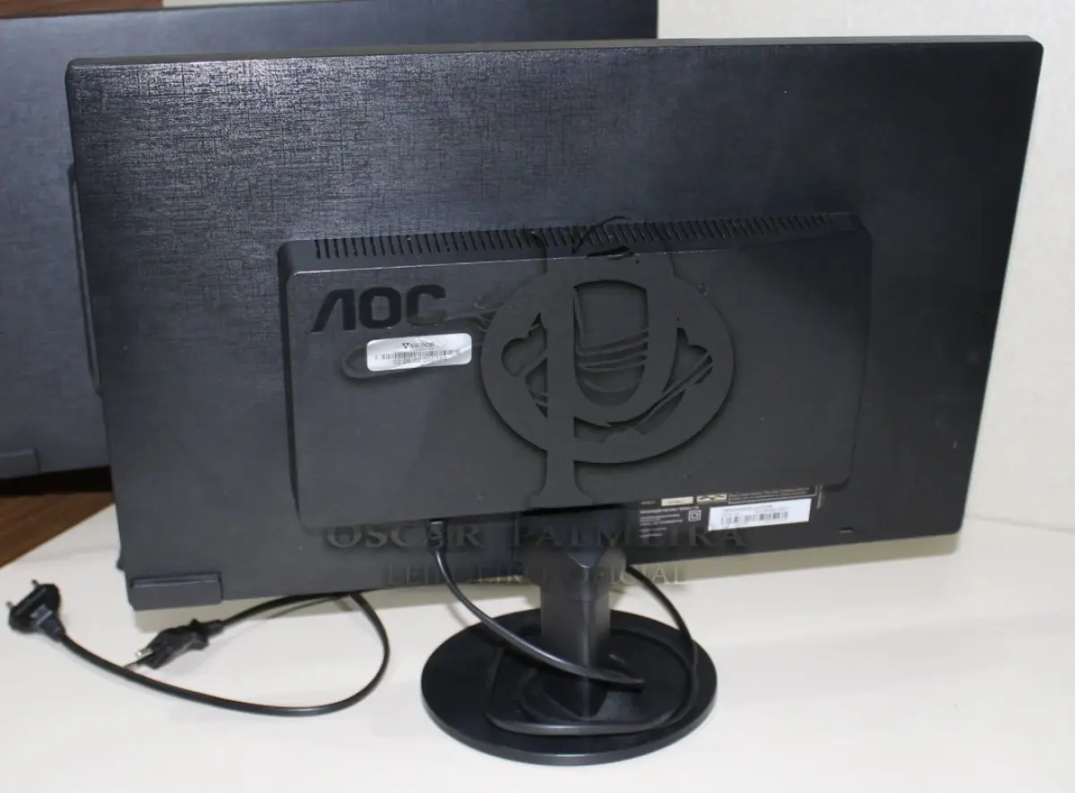 LOTE 011 - CONJUNTO MONITORES