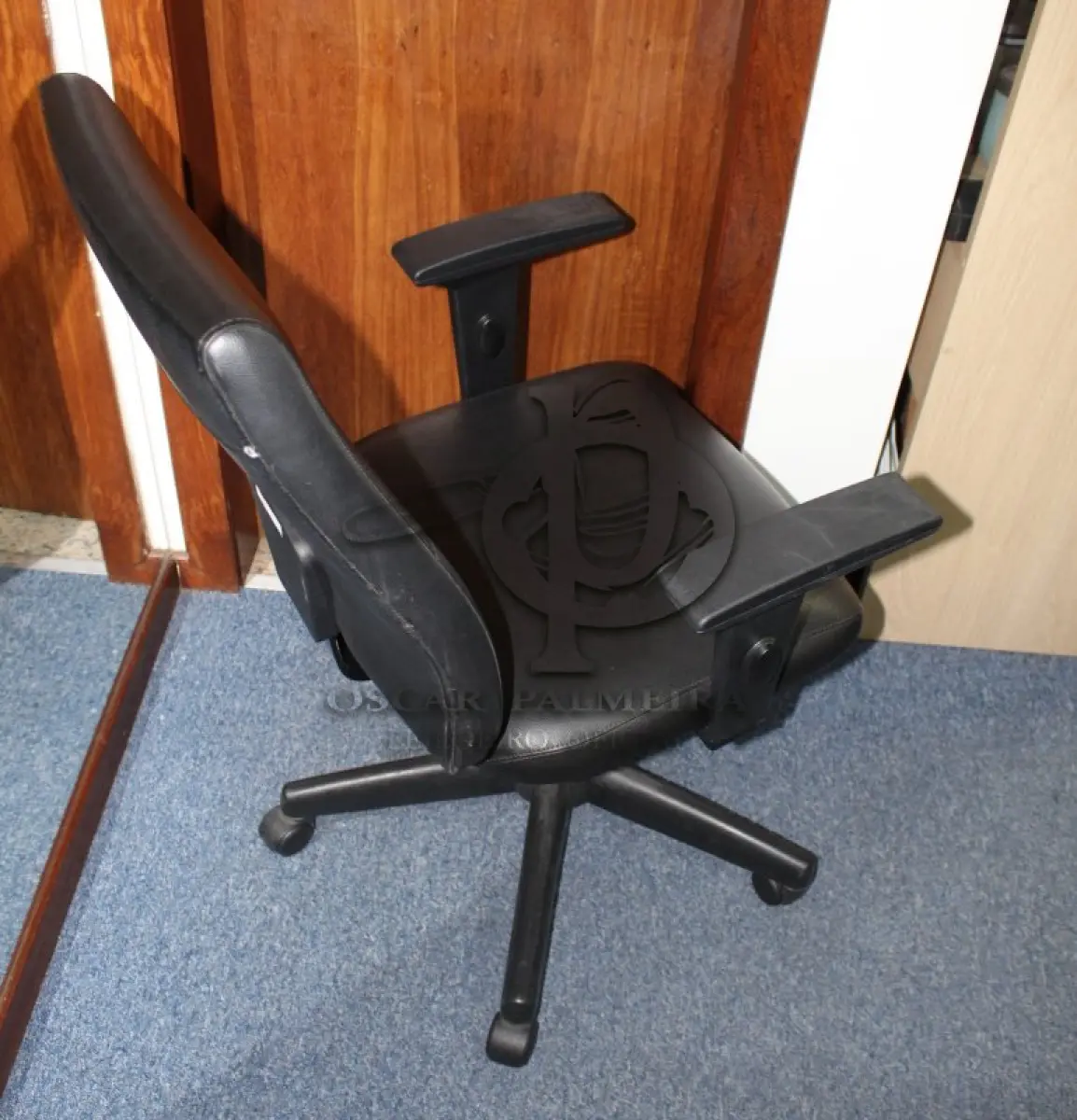 LOTE 0231 - MÓVEL DE ESCRITÓRIO