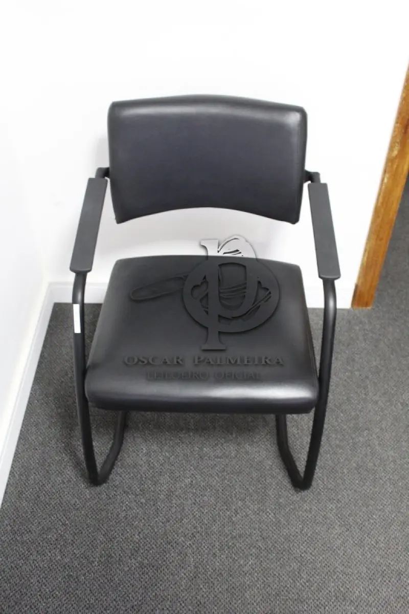 LOTE 0131 - MÓVEL DE ESCRITÓRIO