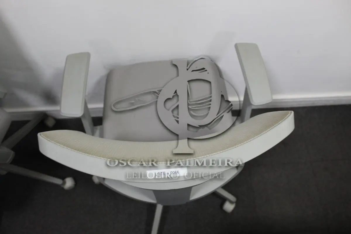 LOTE 0066 - MÓVEL DE ESCRITÓRIO