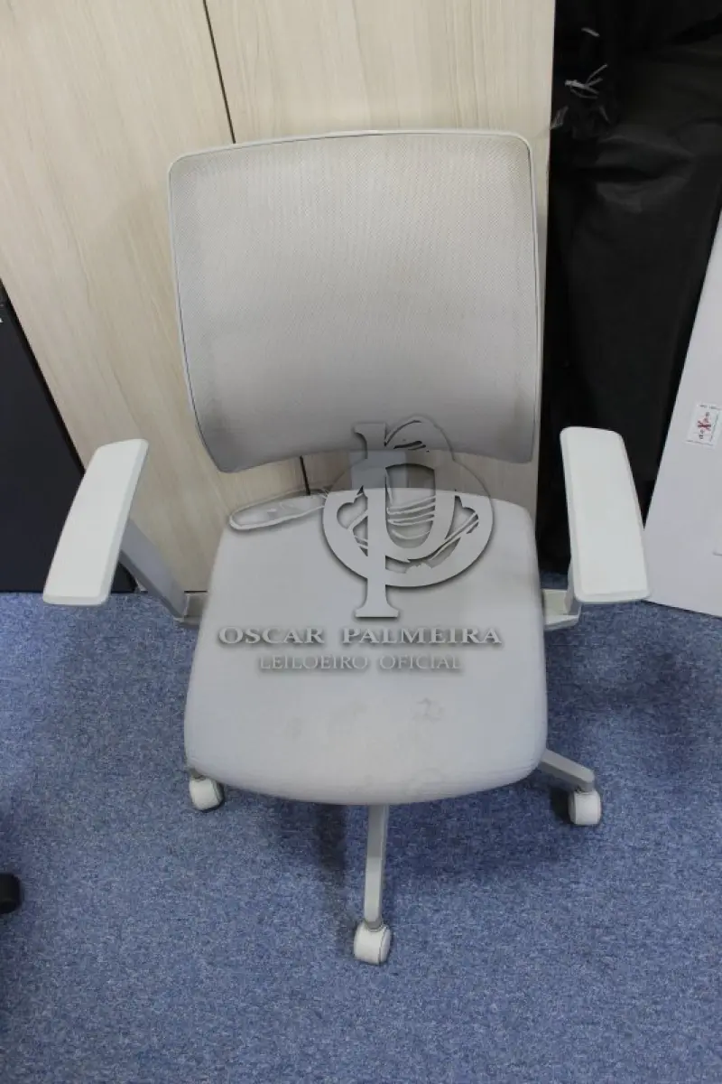 LOTE 0251 - MÓVEL DE ESCRITÓRIO