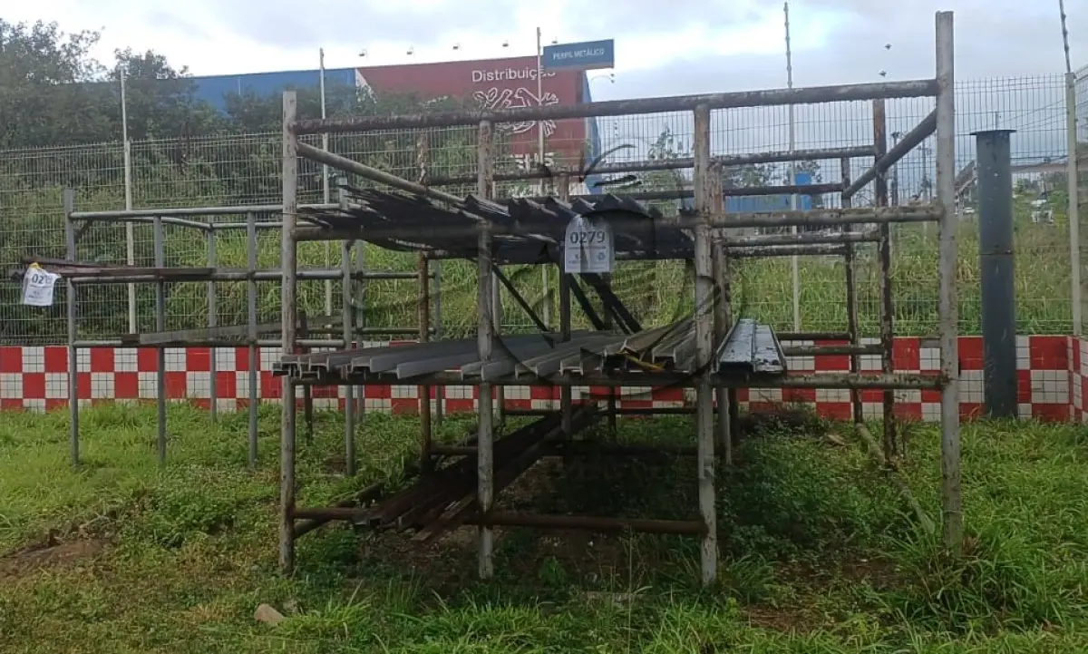 LOTE 279 - MATERIAL DIVERSO