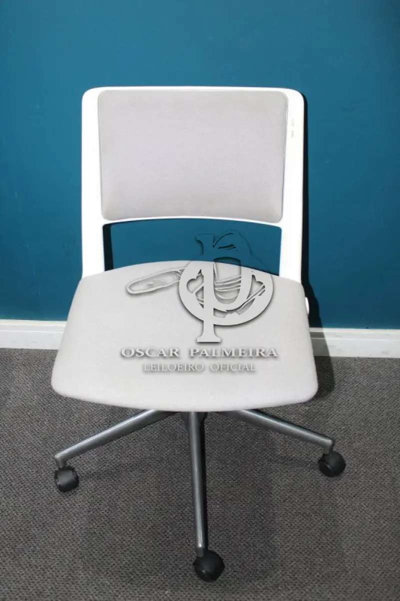 LOTE 0042 - MÓVEL DE ESCRITÓRIO