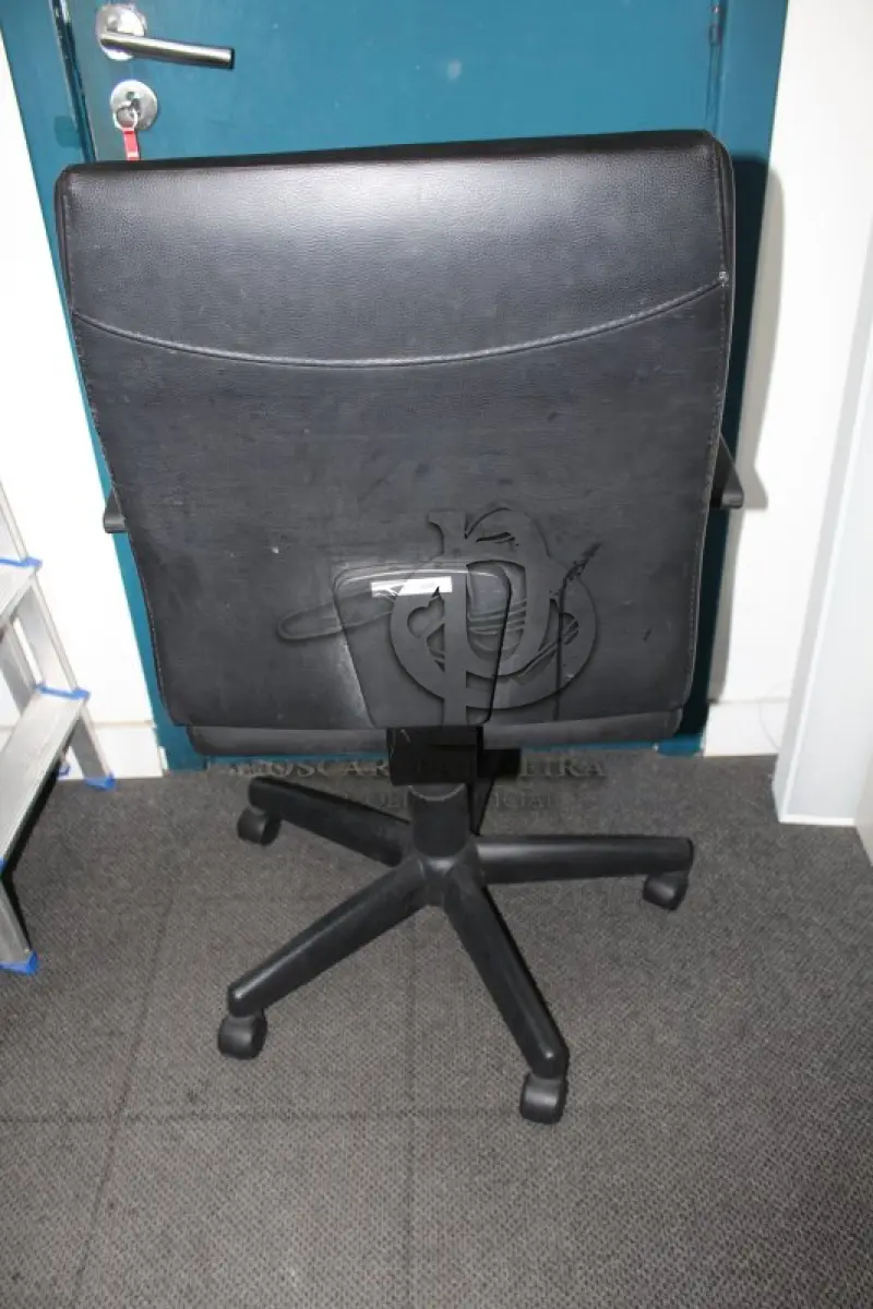 LOTE 0094 - MÓVEL DE ESCRITÓRIO