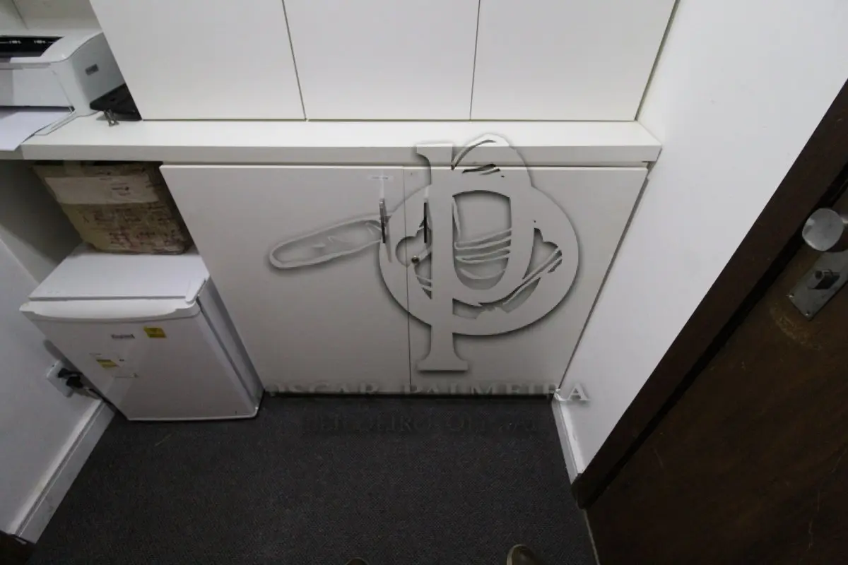 LOTE 0140 - MÓVEL DE ESCRITÓRIO