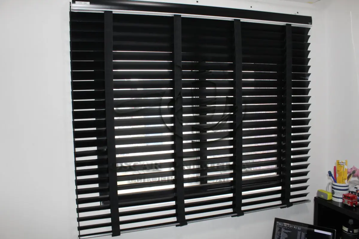 LOTE 0093 - PERSIANA