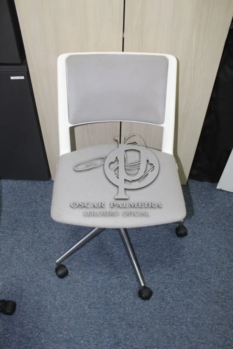 LOTE 0240 - MÓVEL DE ESCRITÓRIO