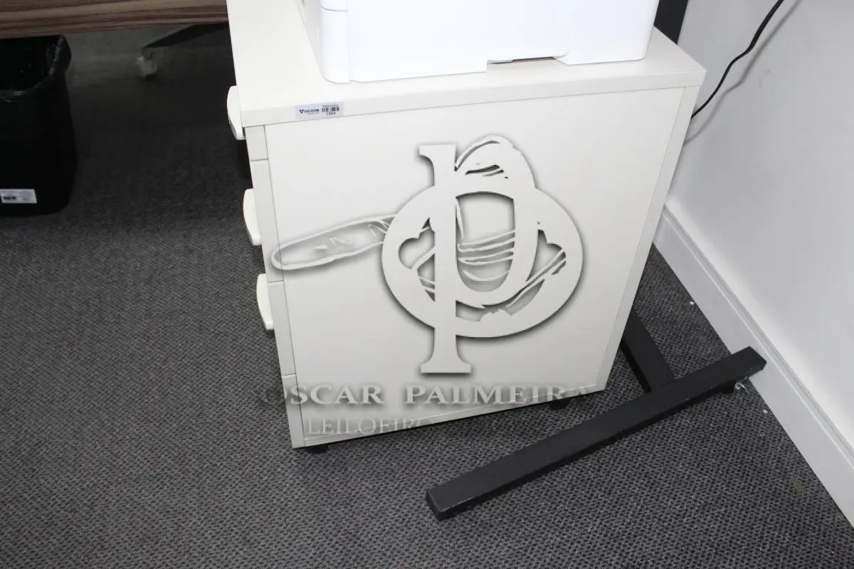 LOTE 0073 - MÓVEL DE ESCRITÓRIO