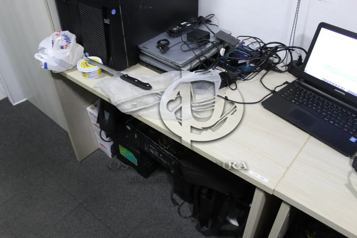 LOTE 0085 - MÓVEL DE ESCRITÓRIO