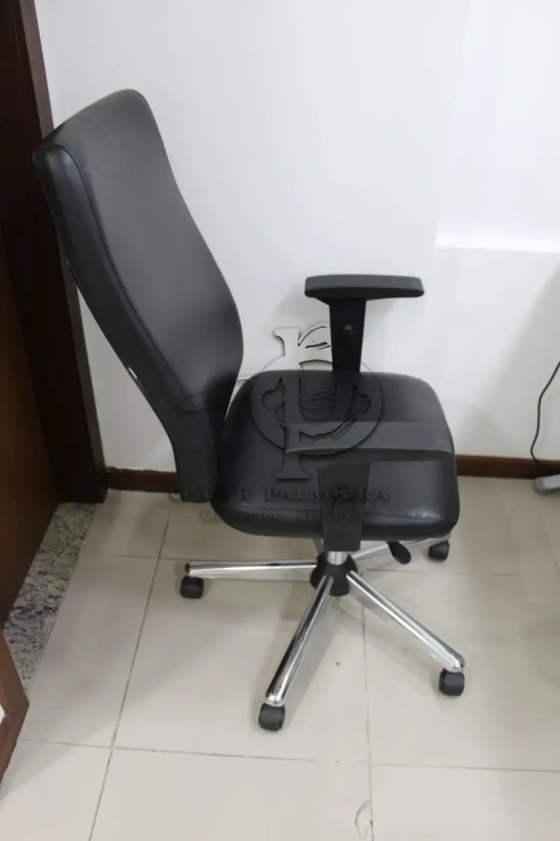 LOTE 0108 - MÓVEL DE ESCRITÓRIO