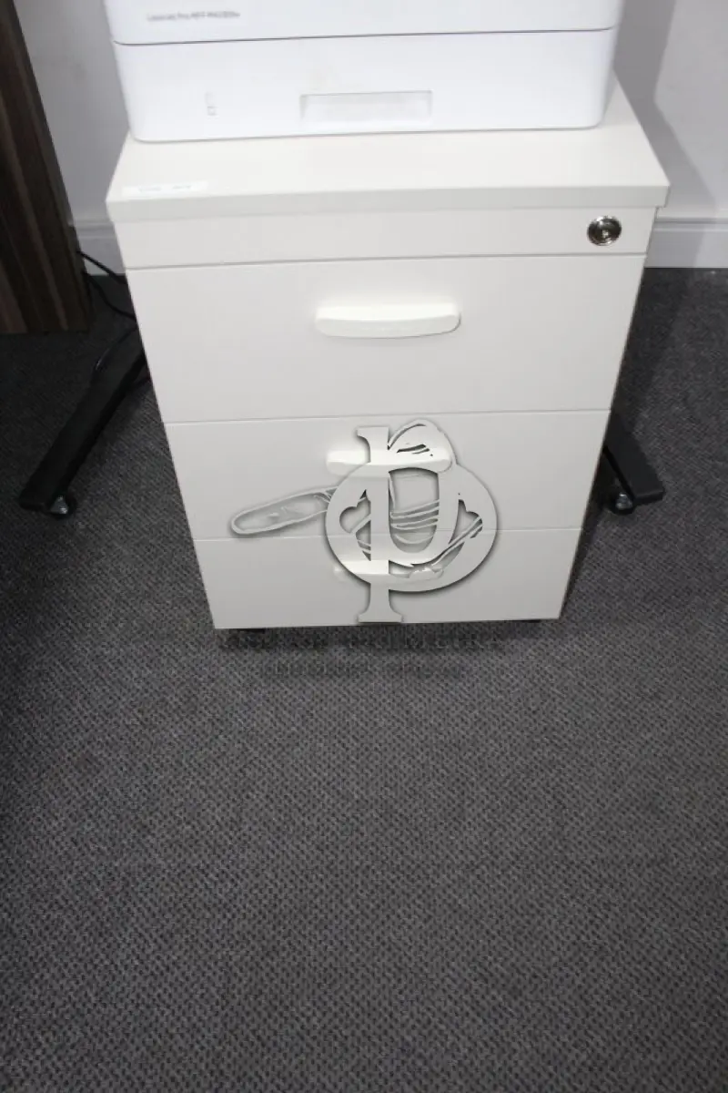 LOTE 0073 - MÓVEL DE ESCRITÓRIO