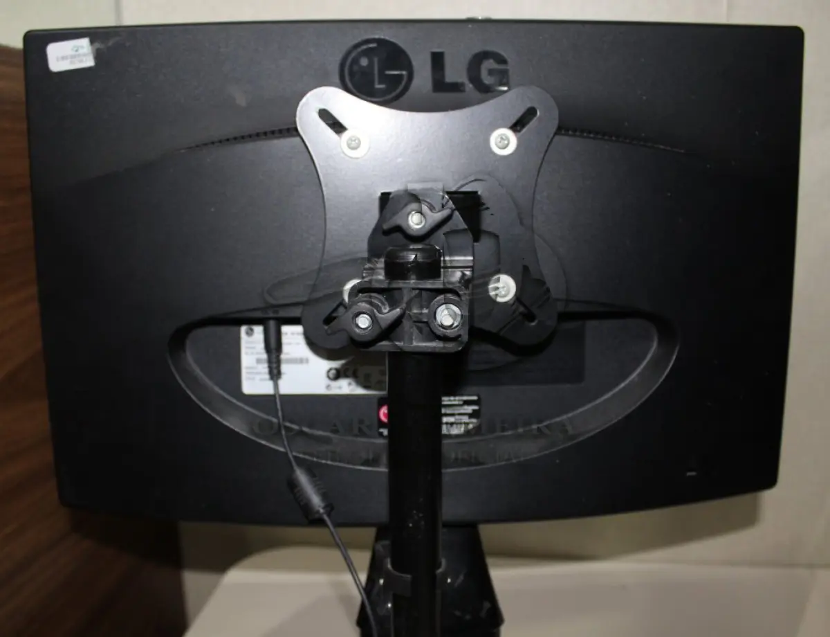 LOTE 020 - CONJUNTO MONITORES