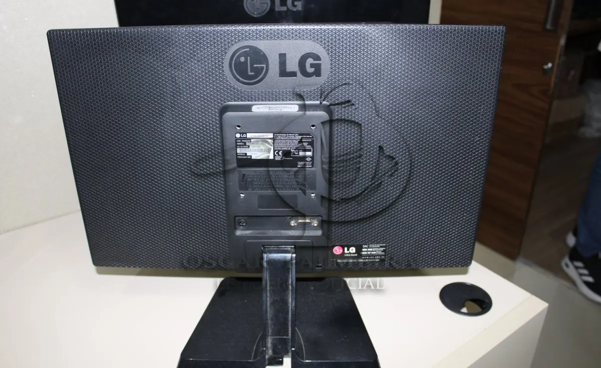 LOTE 019 - CONJUNTO MONITORES