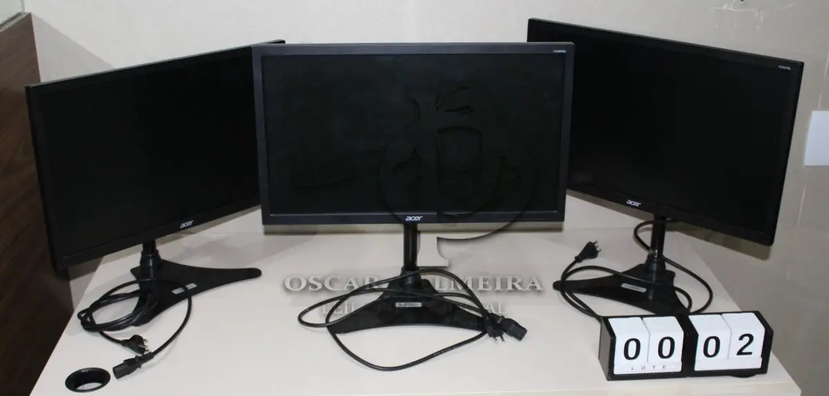 LOTE 002 - CONJUNTO MONITORES