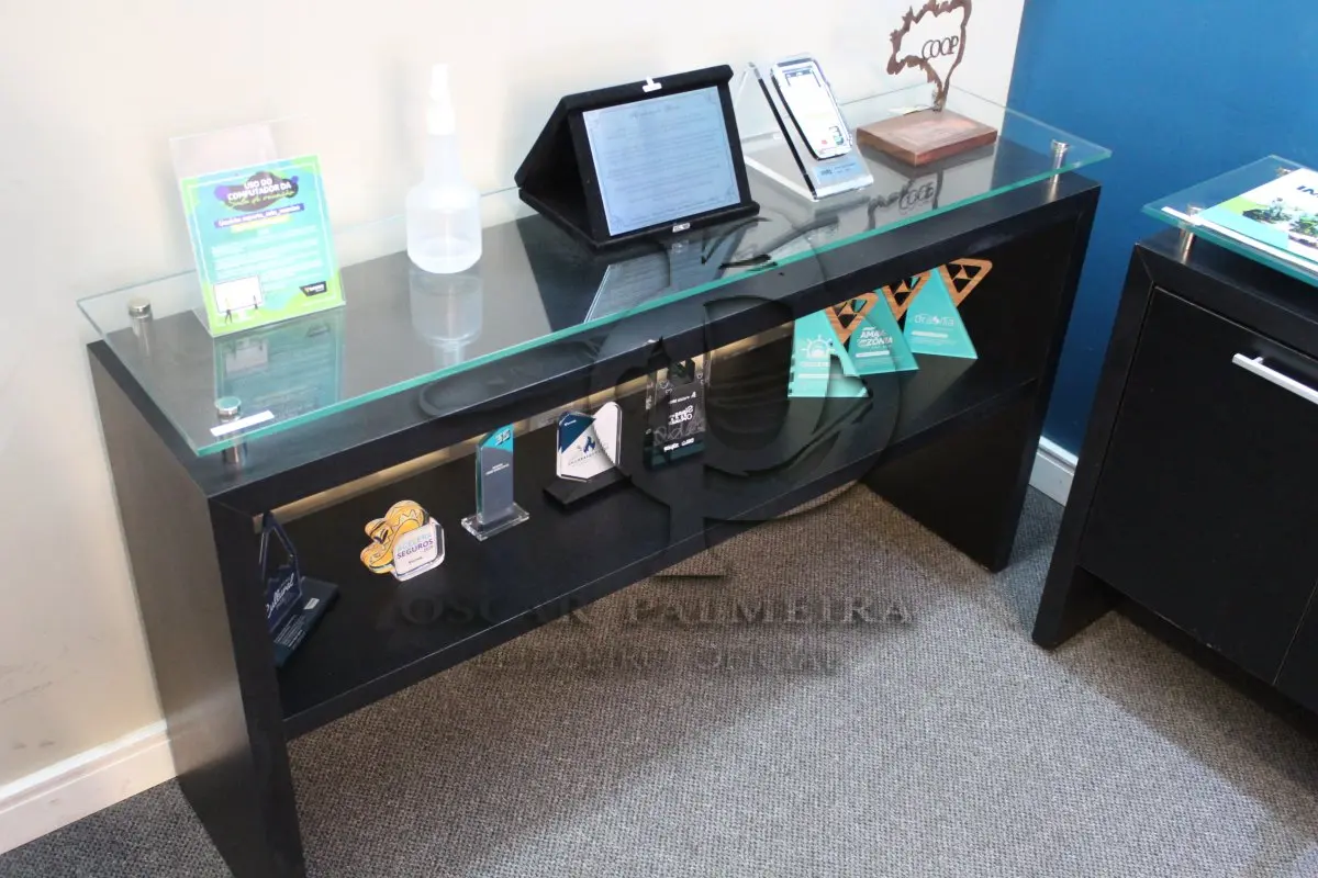 LOTE 0143 - MÓVEL DE ESCRITÓRIO