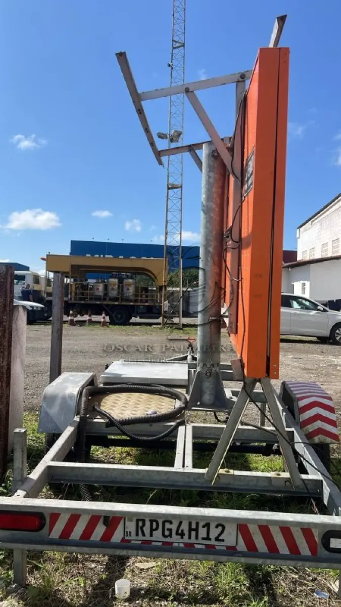 LOTE 280 - VEÍCULO REBOQUE - DISPLAY