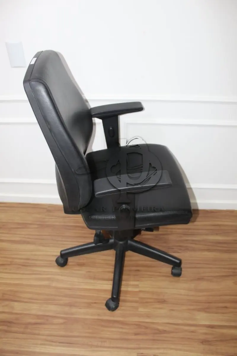 LOTE 0211 - MÓVEL DE ESCRITÓRIO