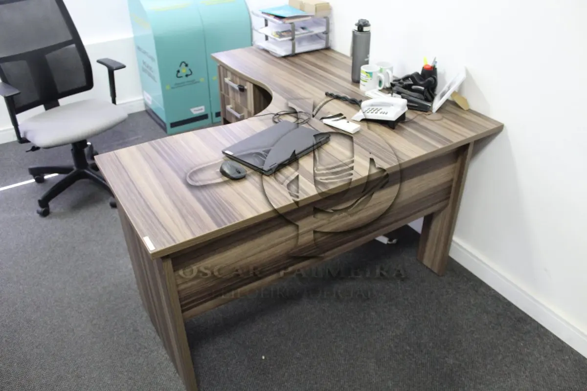 LOTE 0122 - MÓVEL DE ESCRITÓRIO