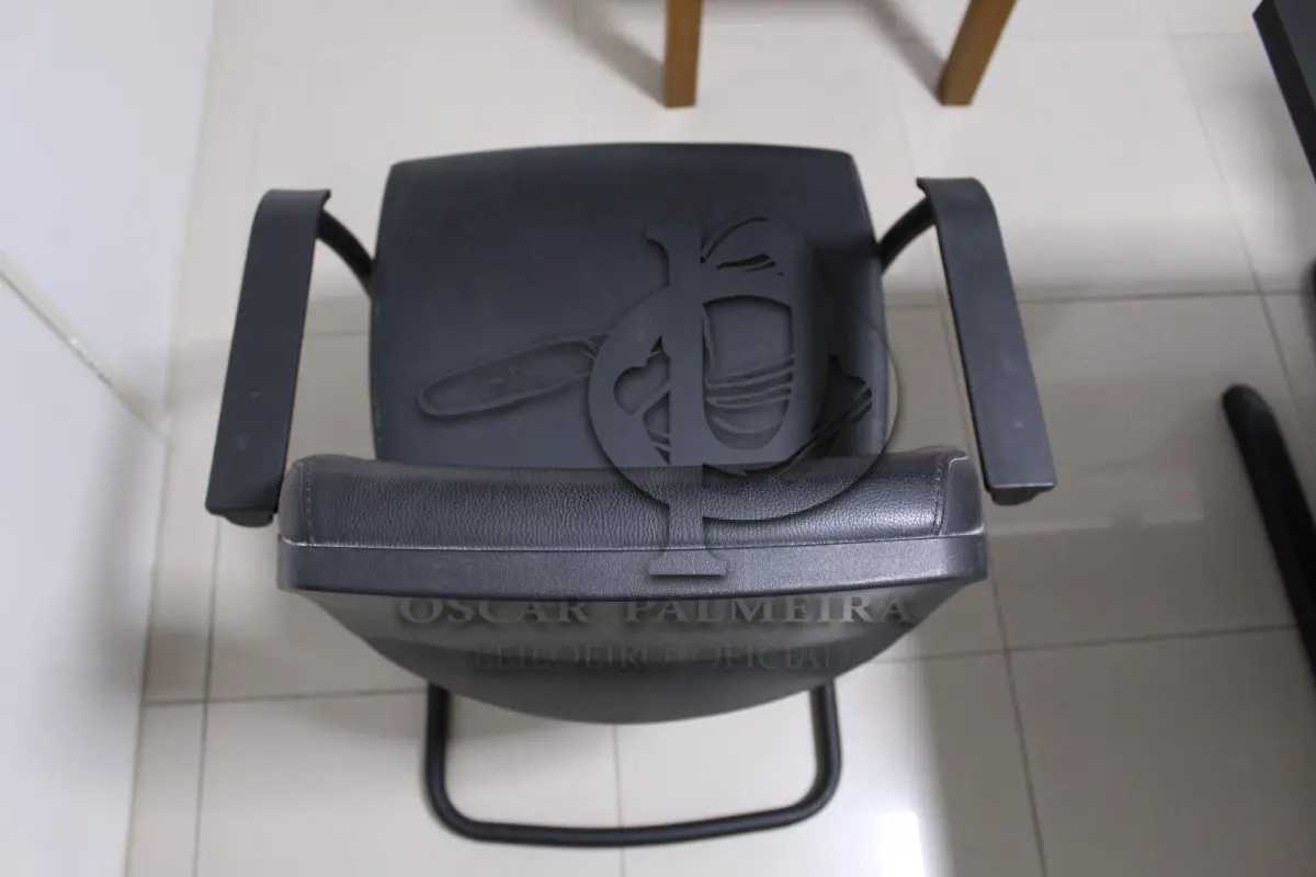 LOTE 0120 - MÓVEL DE ESCRITÓRIO