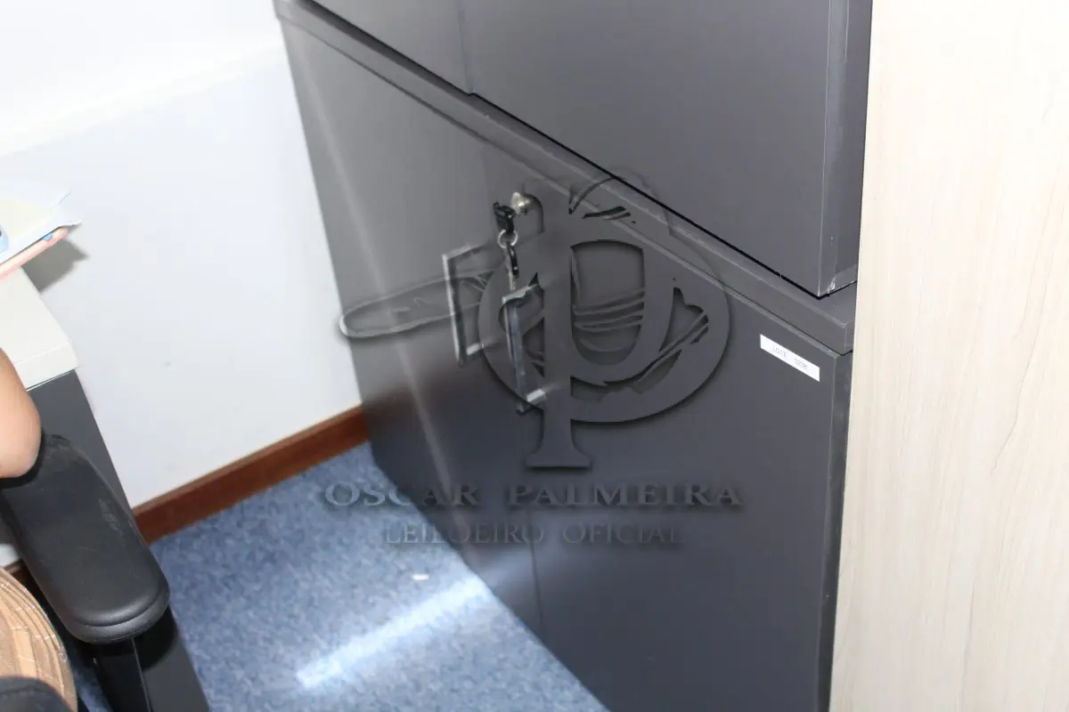 LOTE 0238 - MÓVEL DE ESCRITÓRIO