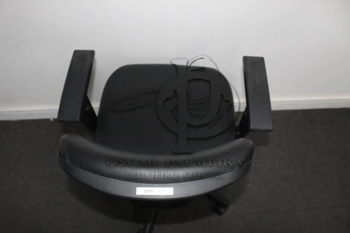 LOTE 0061 - MÓVEL DE ESCRITÓRIO