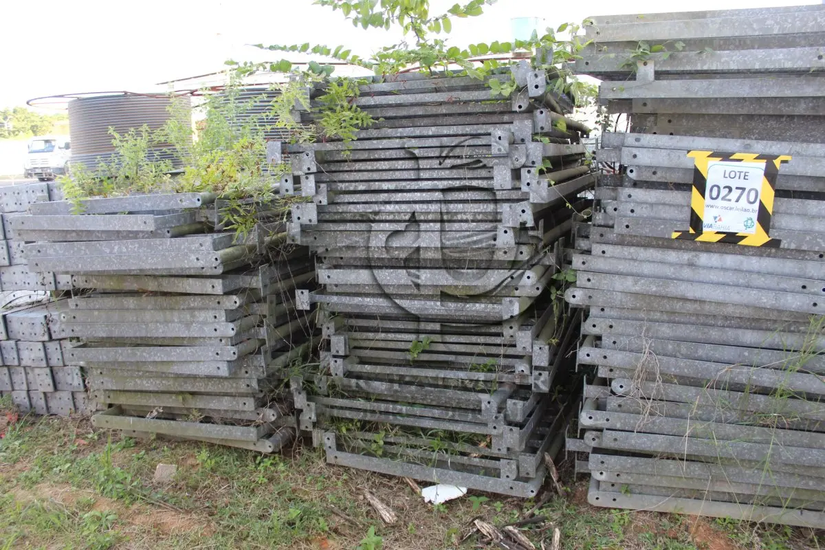 LOTE 270 - MATERIAL DIVERSO