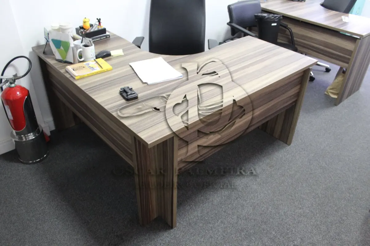 LOTE 0126 - MÓVEL DE ESCRITÓRIO