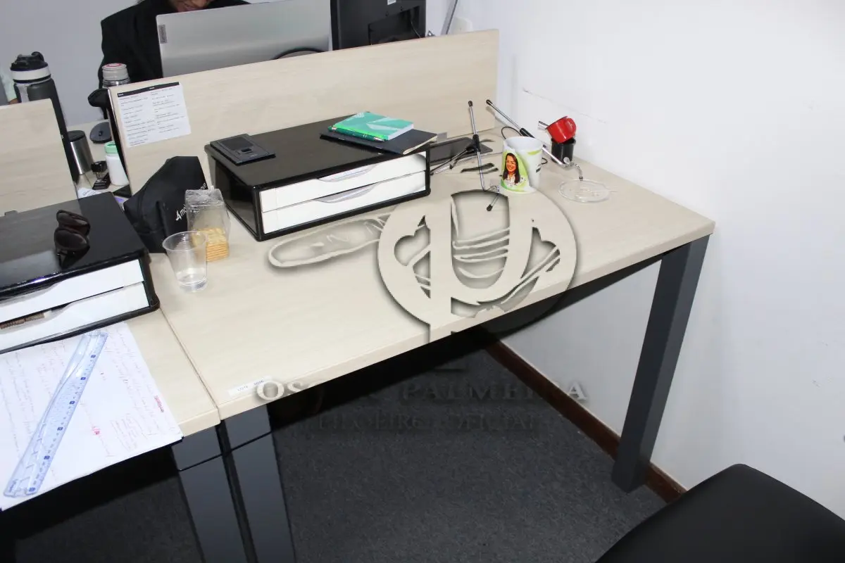 LOTE 0016 - MÓVEL DE ESCRITÓRIO