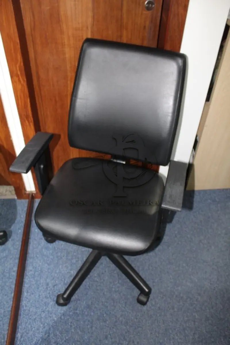 LOTE 0231 - MÓVEL DE ESCRITÓRIO