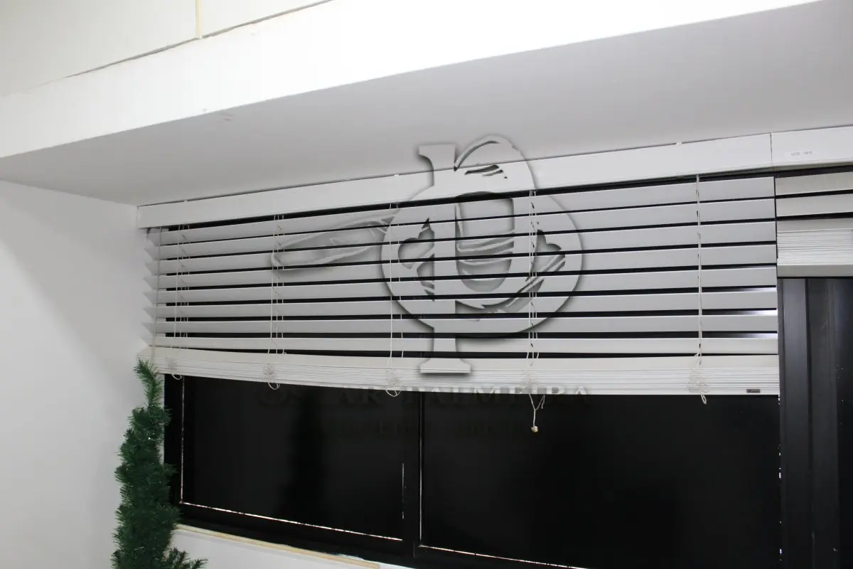 LOTE 0212 - PERSIANA