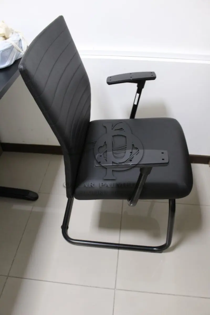 LOTE 0114 - MÓVEL DE ESCRITÓRIO