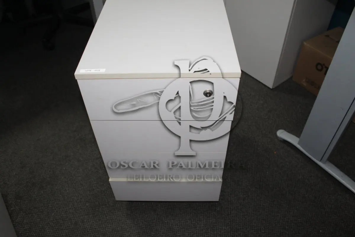 LOTE 0172 - MÓVEL DE ESCRITÓRIO