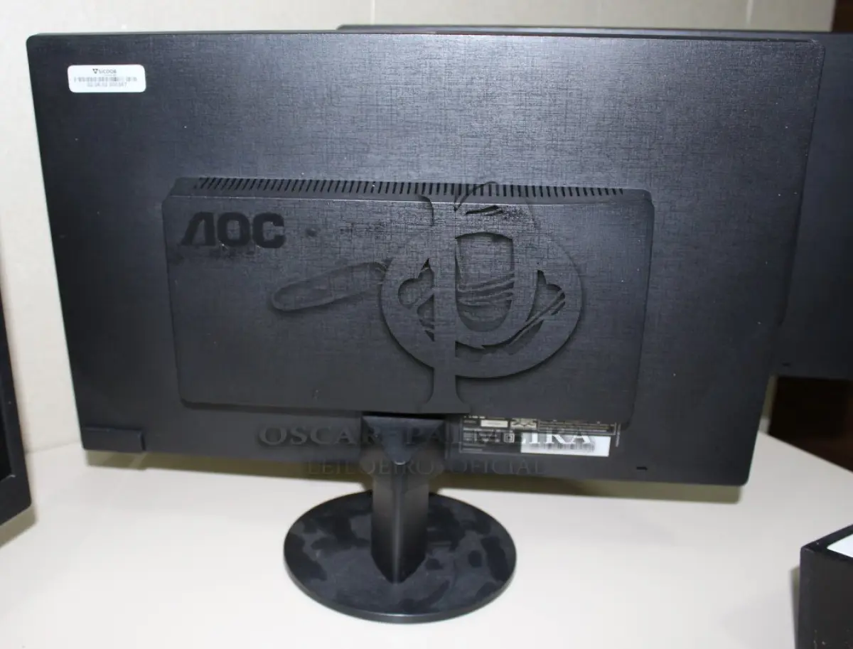 LOTE 011 - CONJUNTO MONITORES