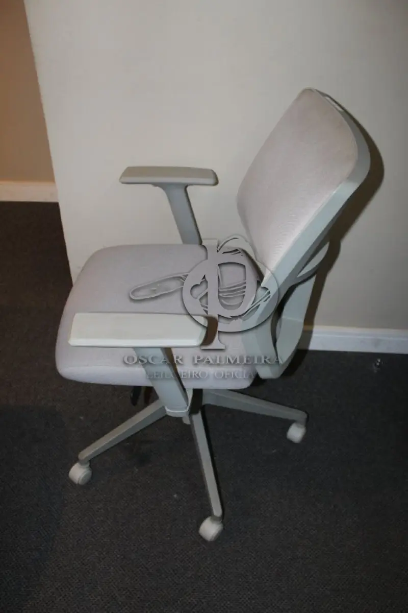 LOTE 0157 - MÓVEL DE ESCRITÓRIO