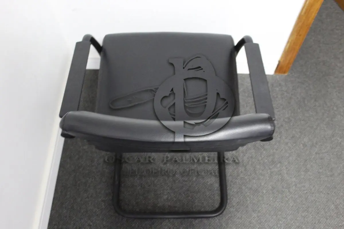 LOTE 0131 - MÓVEL DE ESCRITÓRIO