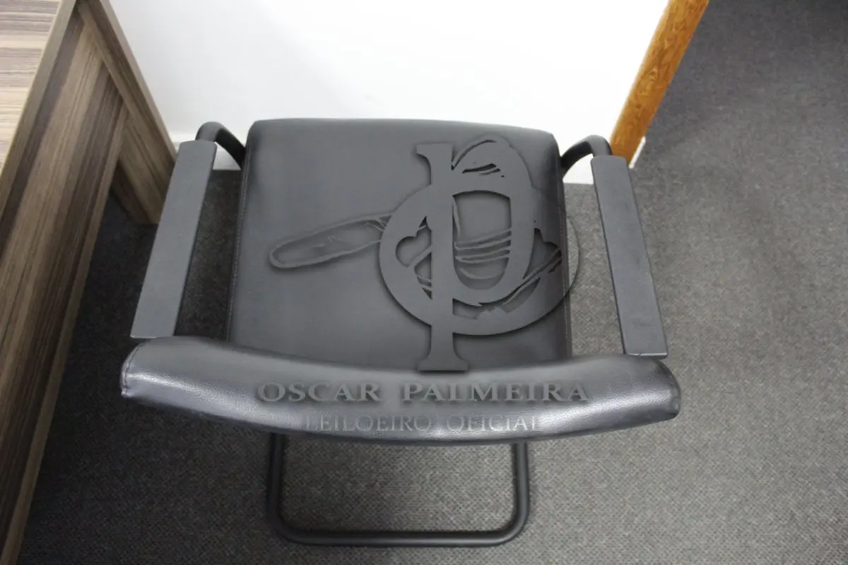 LOTE 0132 - MÓVEL DE ESCRITÓRIO