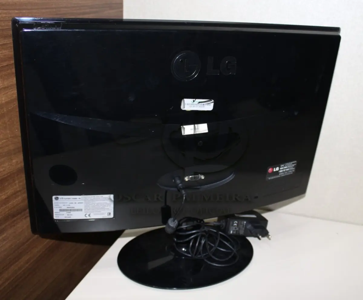 LOTE 012 - CONJUNTO MONITORES