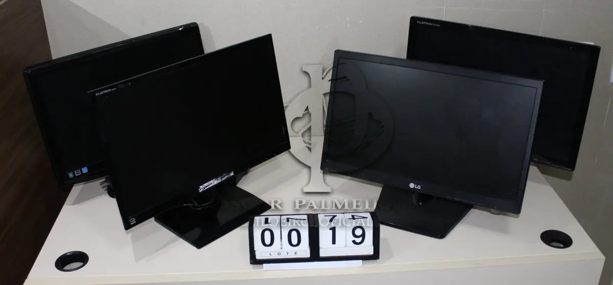 LOTE 019 - CONJUNTO MONITORES