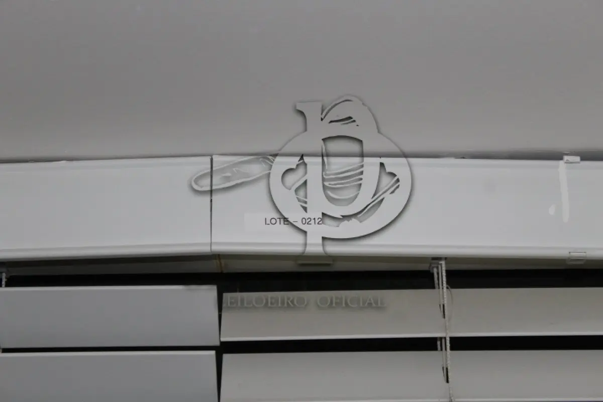 LOTE 0212 - PERSIANA