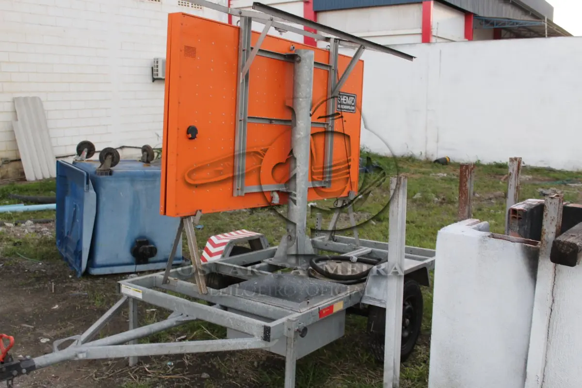 LOTE 280 - VEÍCULO REBOQUE - DISPLAY