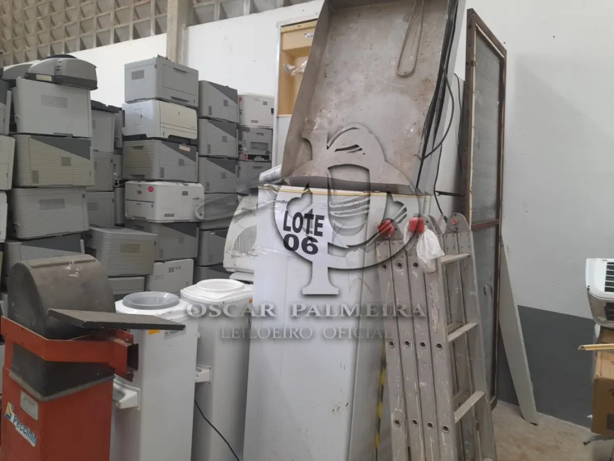 LOTE 006 - DIVERSOS BENS MÓVEIS COMPOSTO / 4ª PARTE SALVADOR