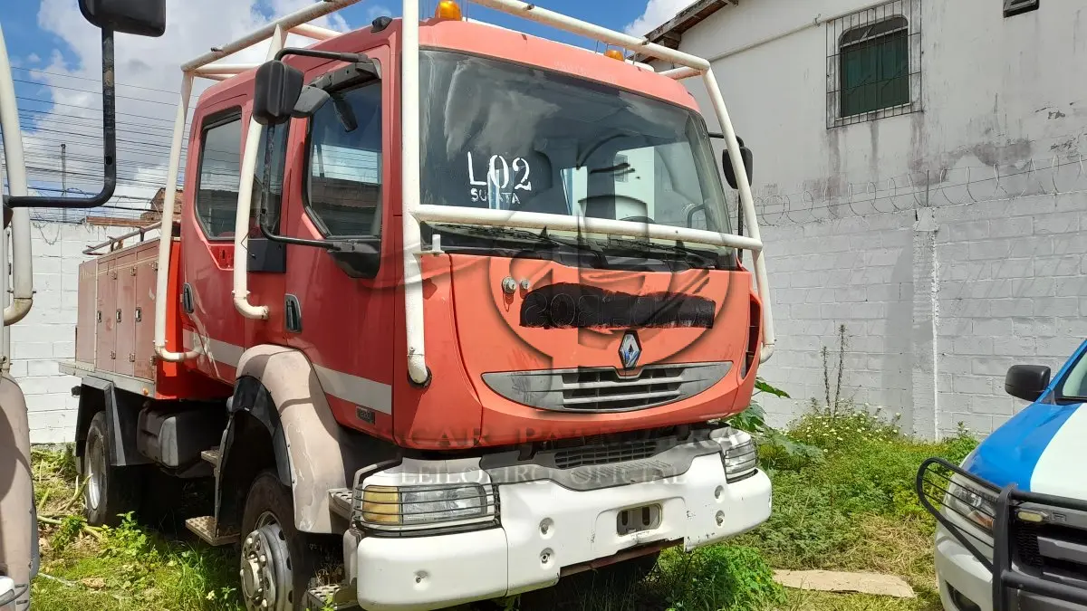 LOTE 002 - SUCATA DE CARROCERIA DE MIDLUM 220.14  / SUCATA DE WEEKEND ADVENTURE / 7ª PARTE FEIRA DE SANTANA