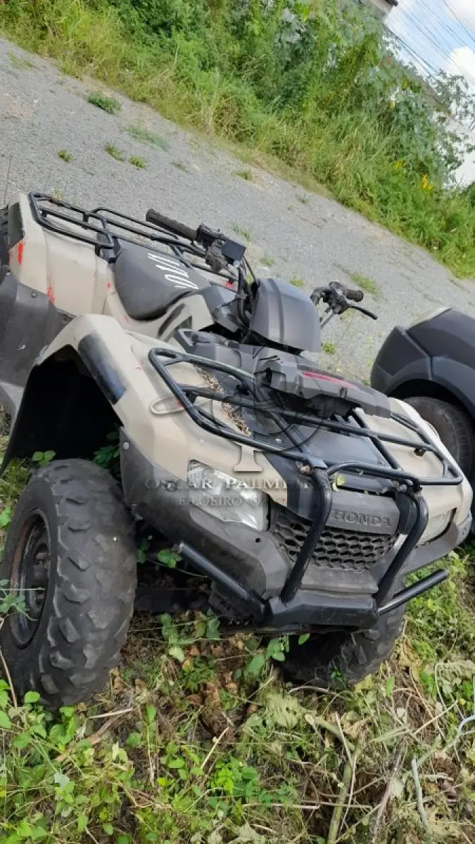 LOTE 001 - SUCATA DE CARROCERIA DE MIDLUM 220.14  / SUCATA DE QUADRICICULO / 7ª PARTE FEIRA DE SANTANA