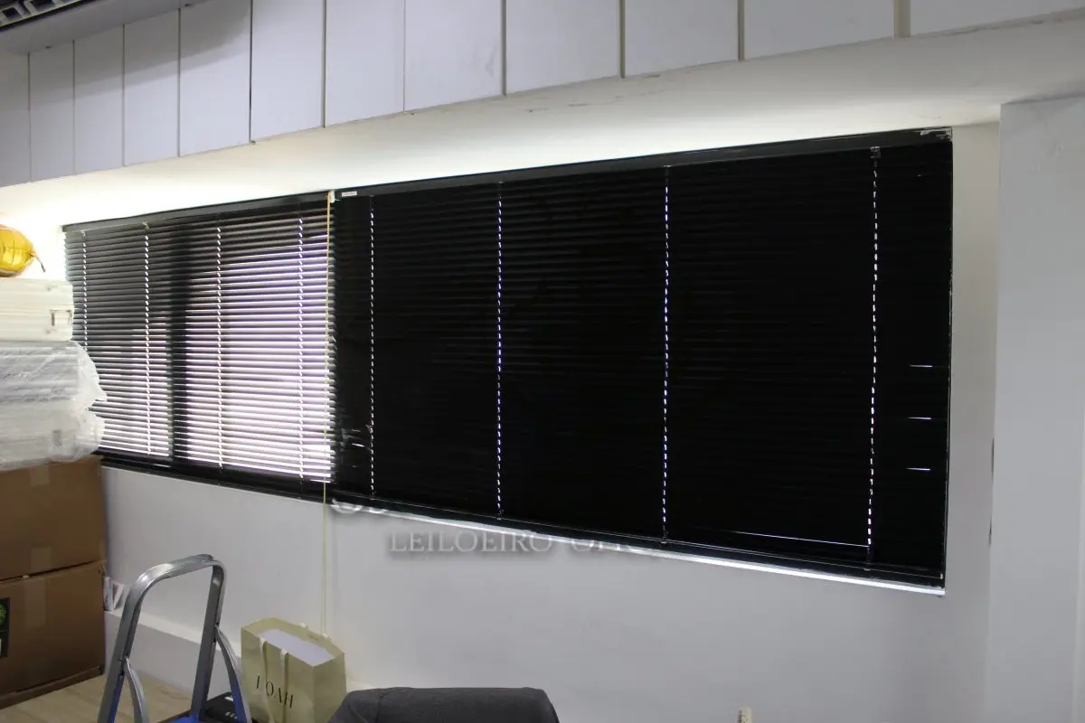 LOTE 0273 - PERSIANA